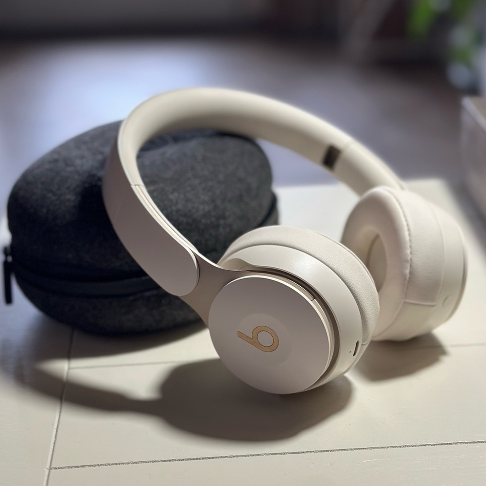 Beats Solo Pro Wireless Noise Cancelling On-Ear Headphones - Ivory